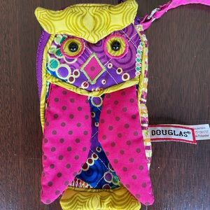 EUC Douglas Owl Change Purse. Top zip with wrist band. Bright, fun colors!